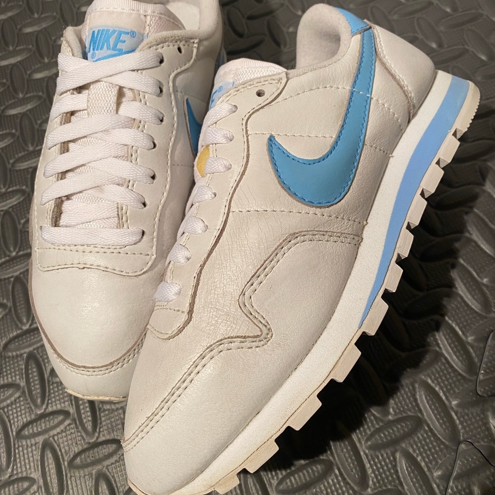 NEW Vintage Nike Metro Plus Womens White/Blue size 7.5 shoes